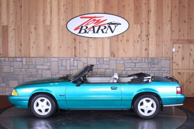1993 Ford Mustang LX Convertible - photo 2