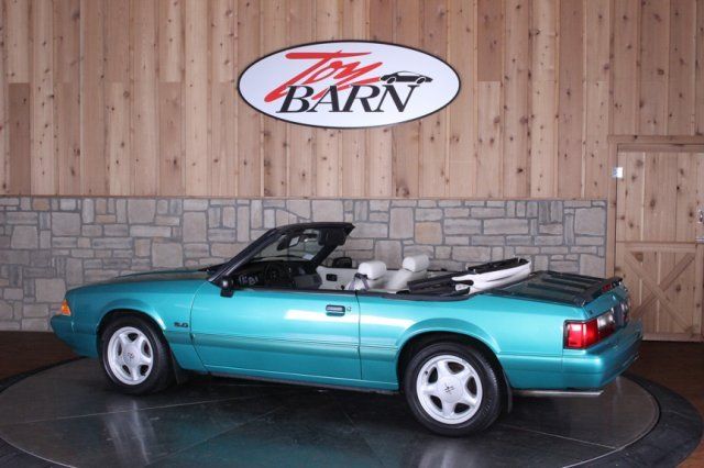 1993 Ford Mustang LX Convertible - photo 3