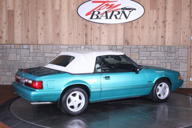 1993 Ford Mustang LX Convertible - photo 8