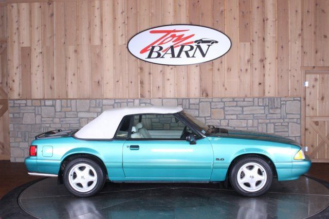 1993 Ford Mustang LX Convertible - photo 9