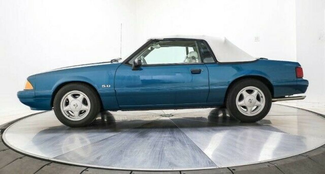 1993 Ford Mustang LX CONVERTIBLE LOW MILES V8 5.0 NICE CAR - photo 2