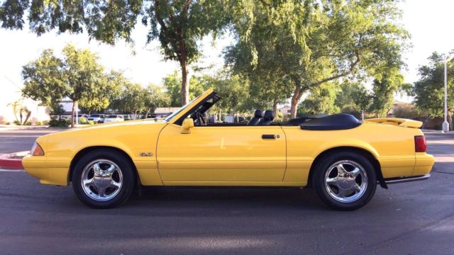 1993 Ford Mustang LX Convertible NO RESERVE 1993 Ford Mustang LX Convertible FEATURE car