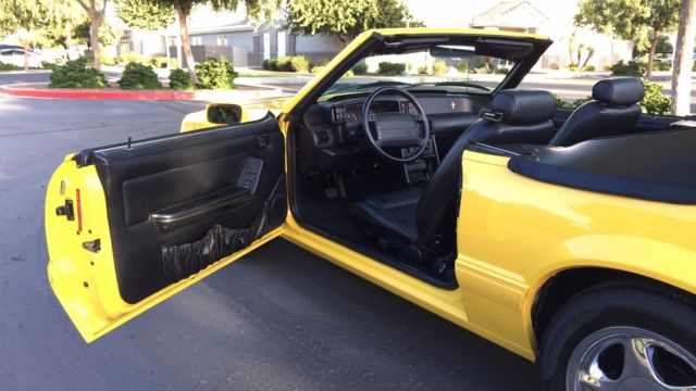 1993 Ford Mustang LX Convertible FEATURE car - photo 12