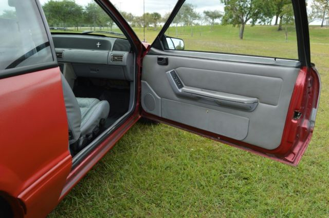 1993 Ford Mustang LX Hatchback 2-Door - photo 7