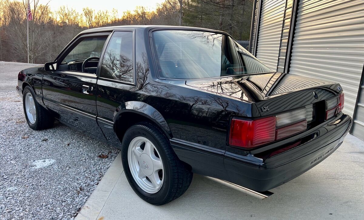 1993 Ford Mustang LX - photo 4
