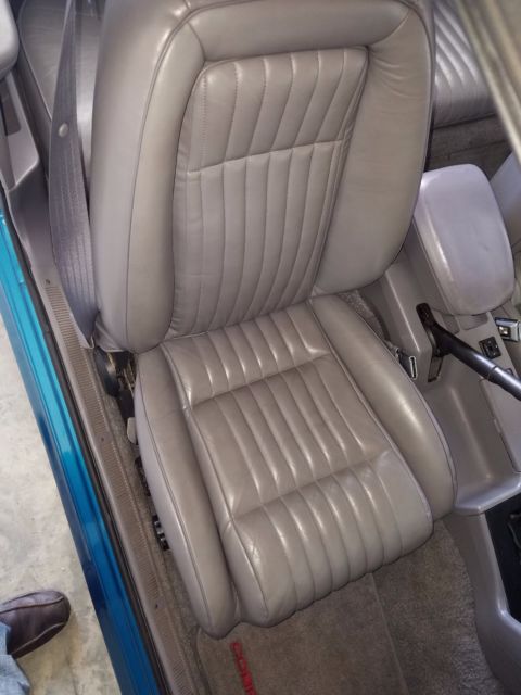 1993 Ford Mustang SVT Cobra Hatchback 2-Door - photo 6