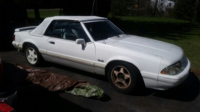 1993 Ford Mustang Triple White Feature Limited Edition - photo 2