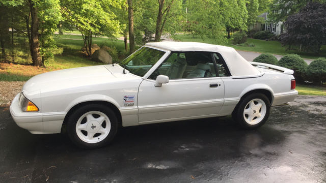1993 Ford Mustang Feature - photo 3