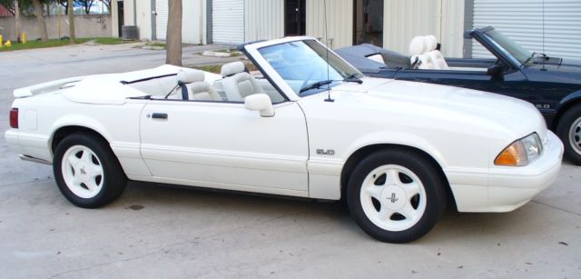 1993 Ford Mustang - photo 2