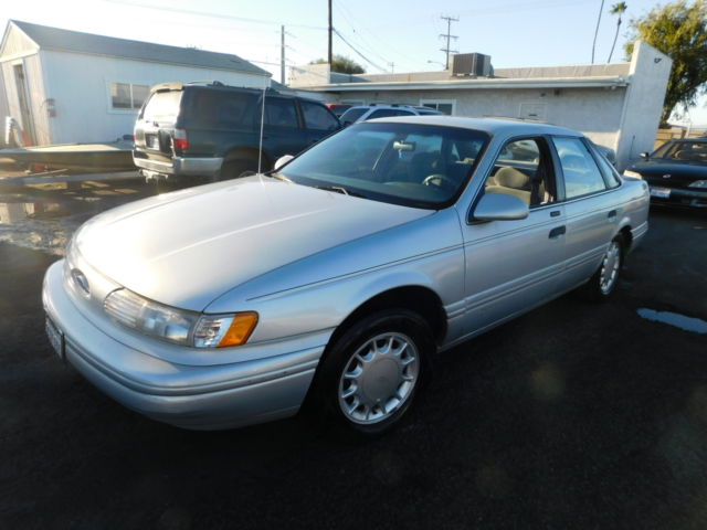 1993 Ford Taurus 4-Door Sedan NO RESERVE 1993 Ford Taurus 4dr LX