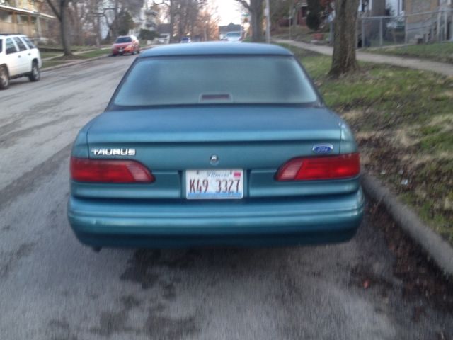 1993 Ford Taurus - photo 4