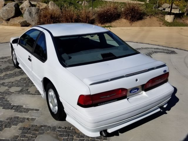 1993 Ford Thunderbird LX - photo 4