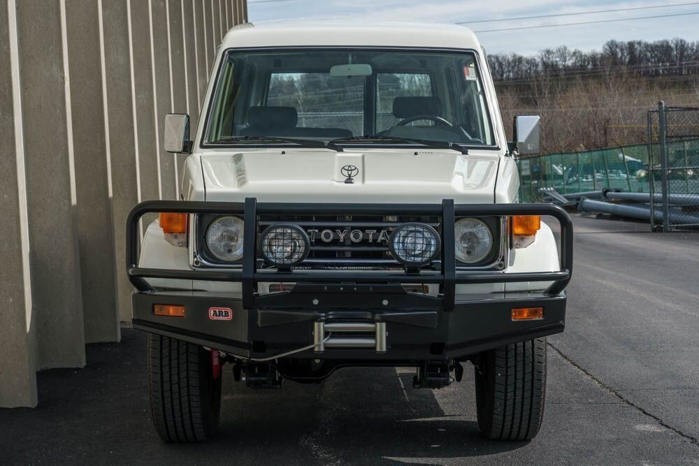 1980 Toyota Land Cruiser FZJ75 SUV - photo 2