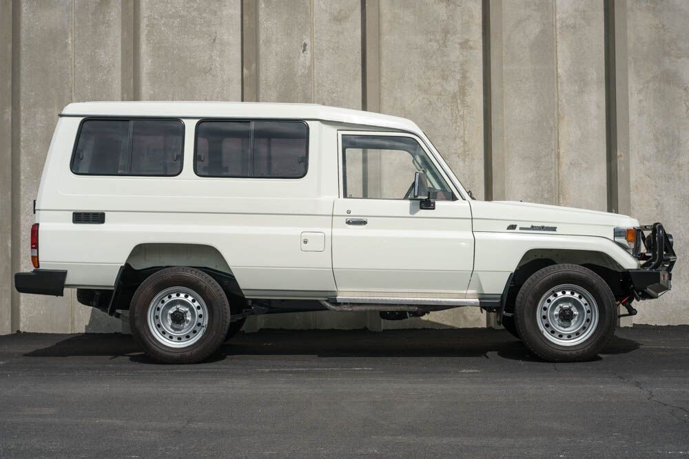 1980 Toyota Land Cruiser FZJ75 SUV - photo 3