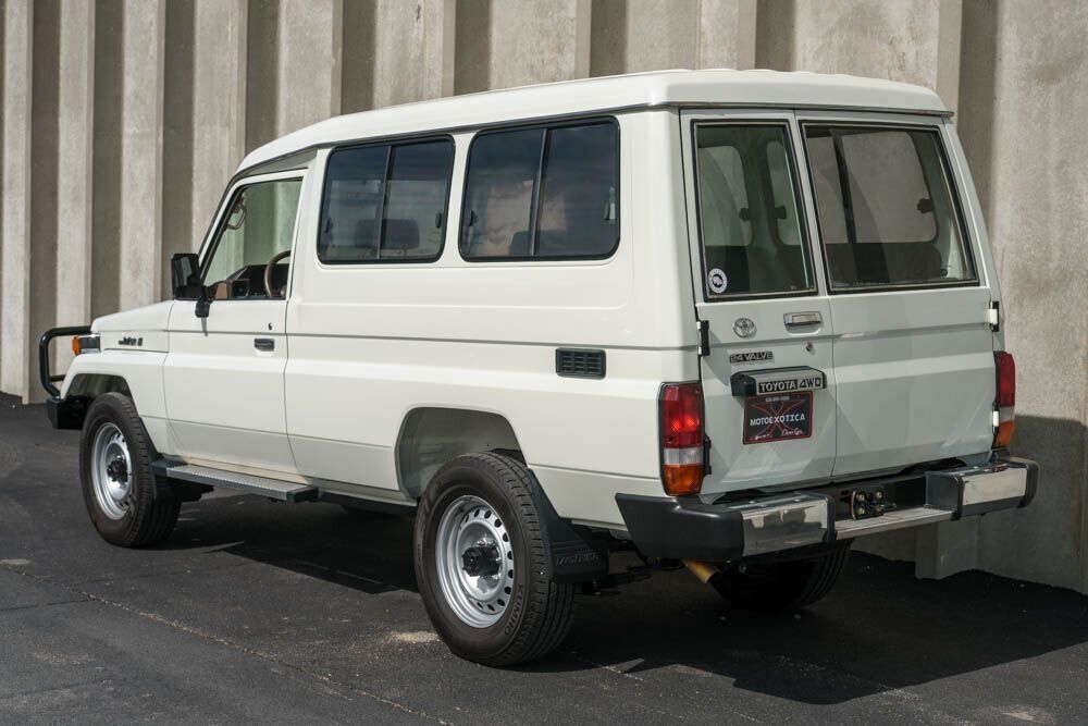 1980 Toyota Land Cruiser FZJ75 SUV - photo 6