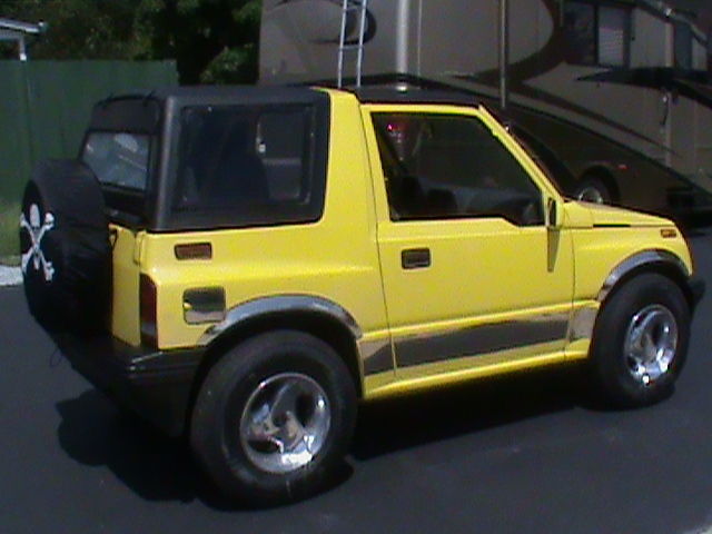 1993 Geo Tracker Convertible. - photo 4