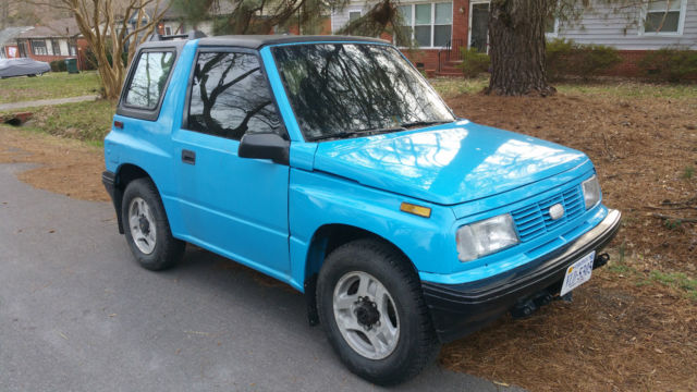 1993 GEO TRACKER CONVERTIBLE - Blue w/ Blue Seats Excellent Condition 1993 Geo Tracker