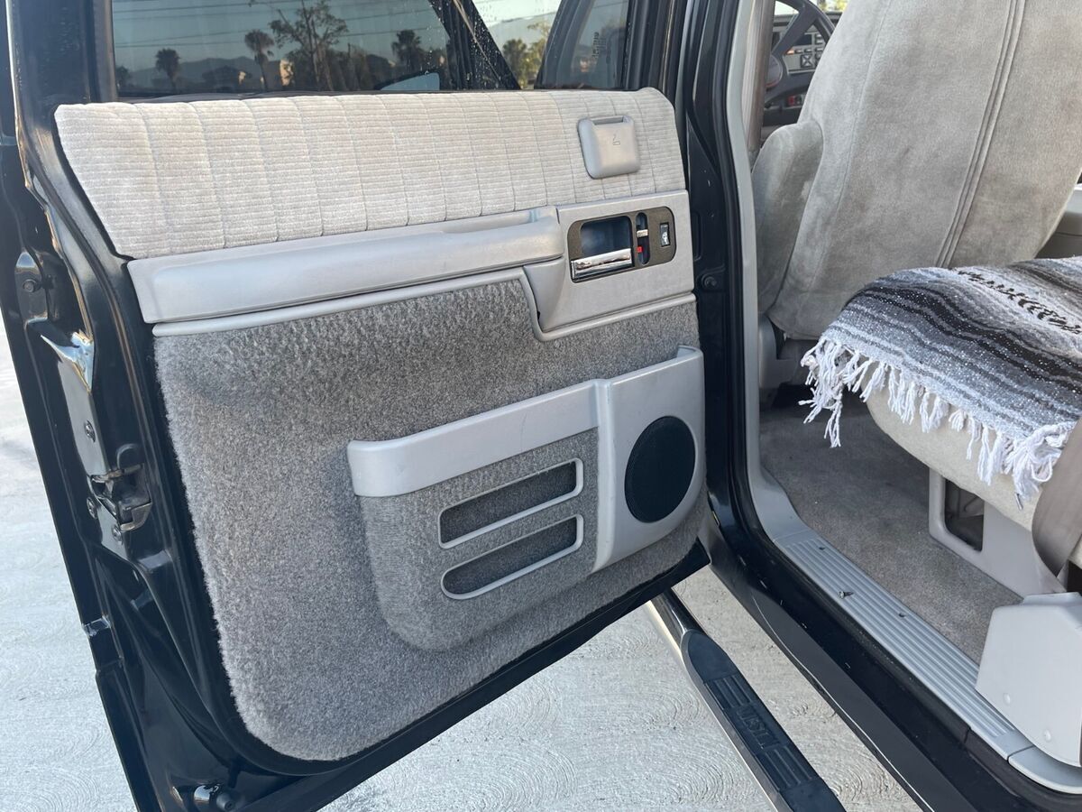 1993 GMC Sierra 3500 - photo 10