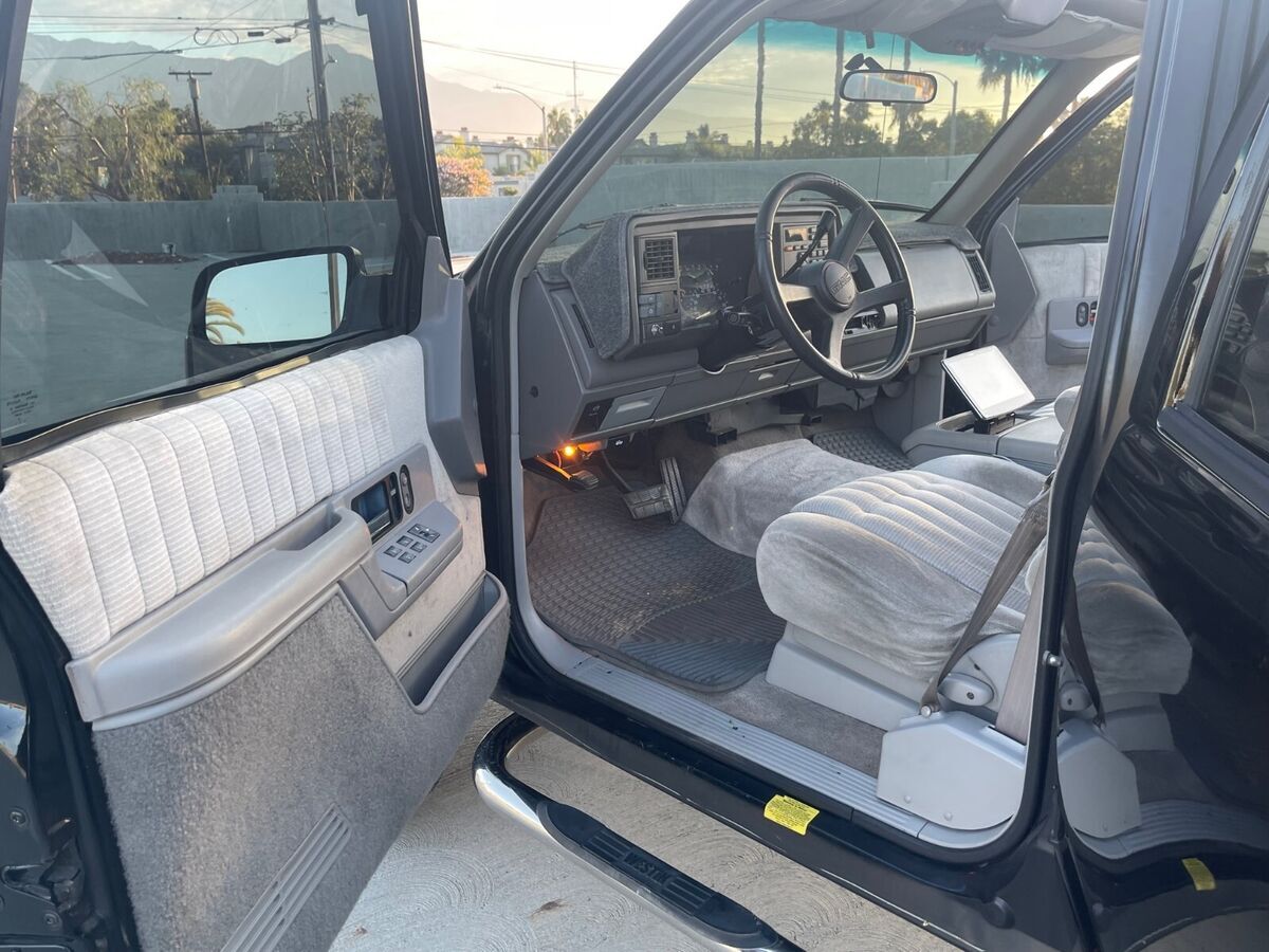 1993 GMC Sierra 3500 - photo 8