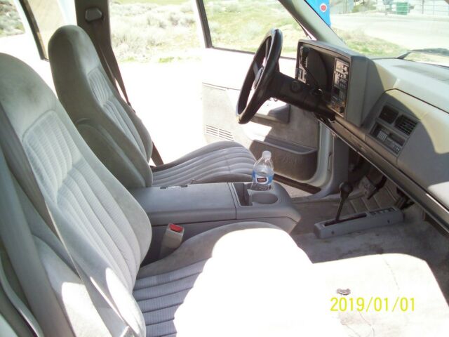 1993 GMC Suburban - photo 12