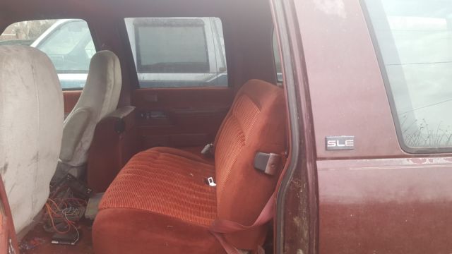 1993 GMC Suburban SLE Sport Utility 4-Door - photo 2