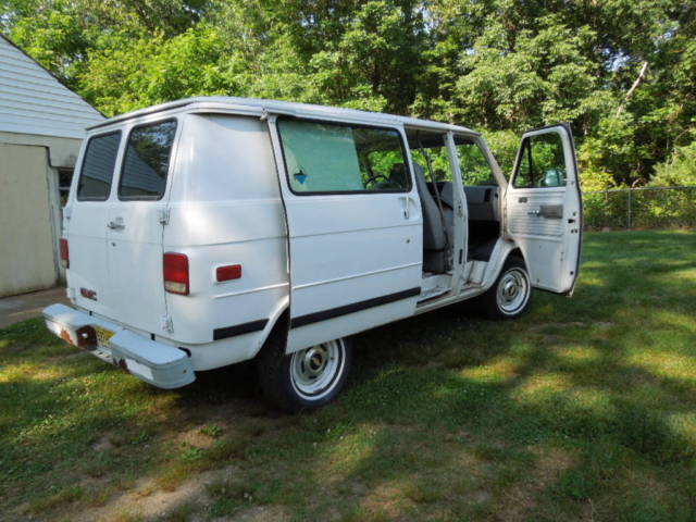 1993 GMC Van - photo 13