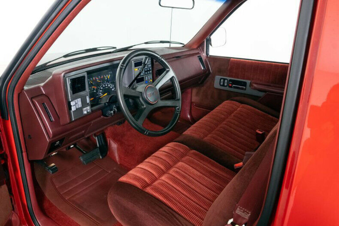 1993 GMC Sierra 1500 20k Miles 1 Owner - photo 2