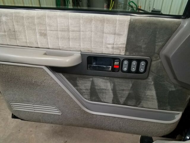 1993 GMC Sierra 1500 SLE - photo 10