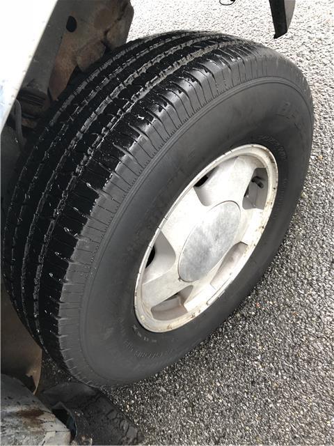 1993 GMC Suburban -- - photo 12