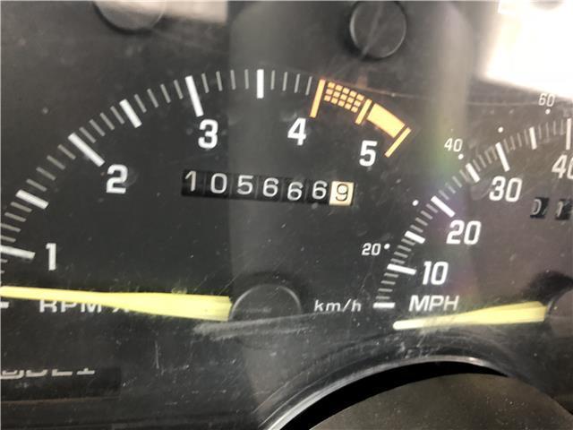 1993 GMC Suburban -- - photo 2