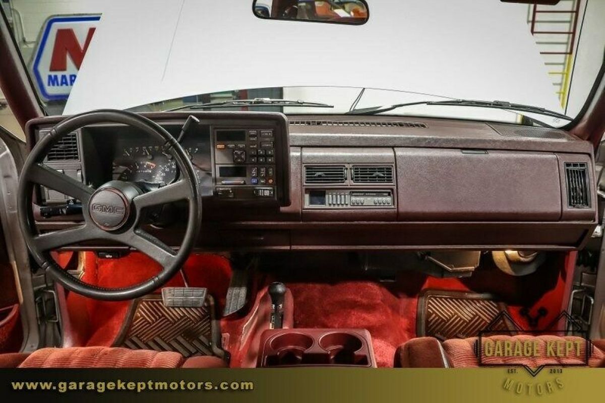 1993 GMC Suburban 2500 - photo 10