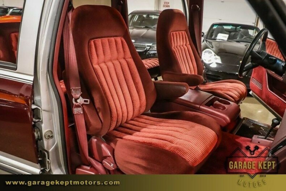 1993 GMC Suburban 2500 - photo 11