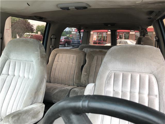 1993 GMC Suburban -- - photo 9