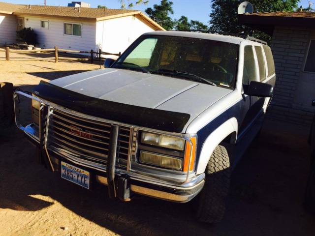 1993 GMC Suburban - photo 2