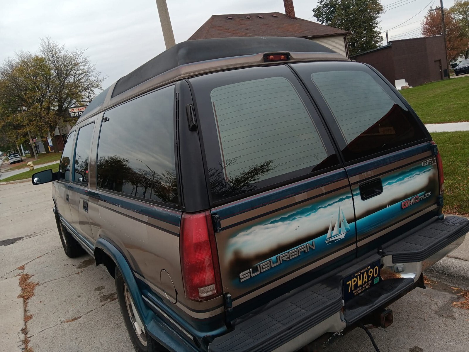 1993 GMC Suburban K1500 Geneva conversion - photo 13