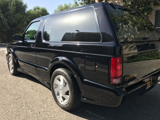 1993 GMC Typhoon - photo 2
