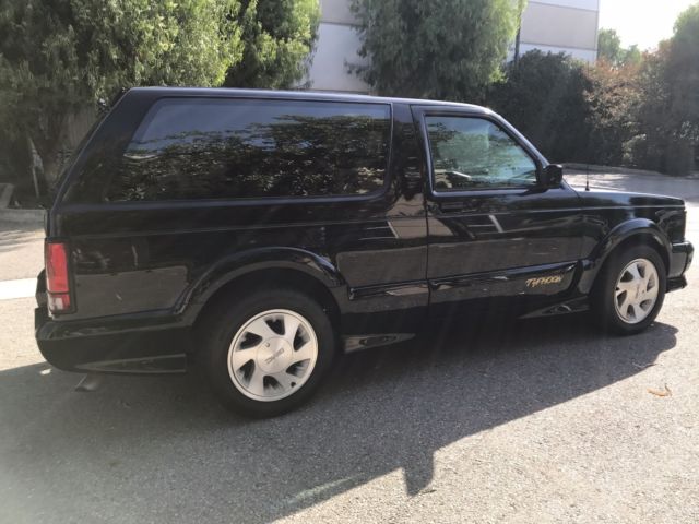 1993 GMC Typhoon - photo 4