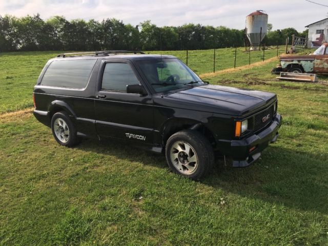 1993 GMC Typhoon - photo 2