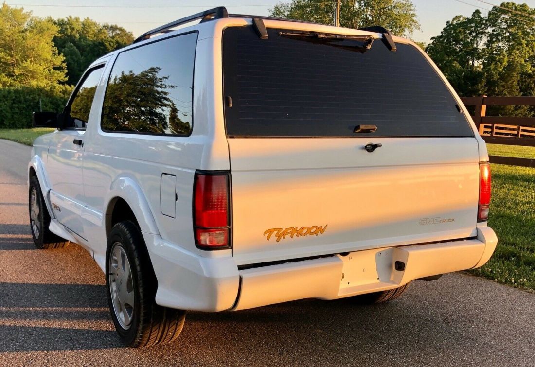 1993 GMC Typhoon - photo 6