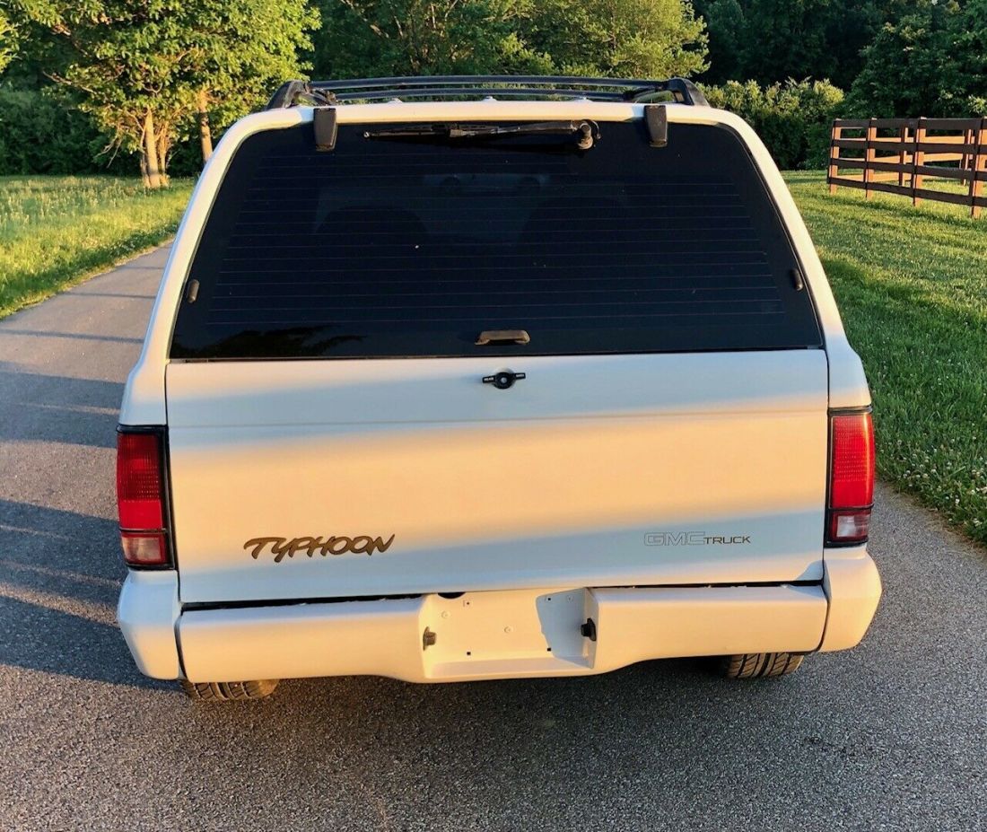 1993 GMC Typhoon - photo 9