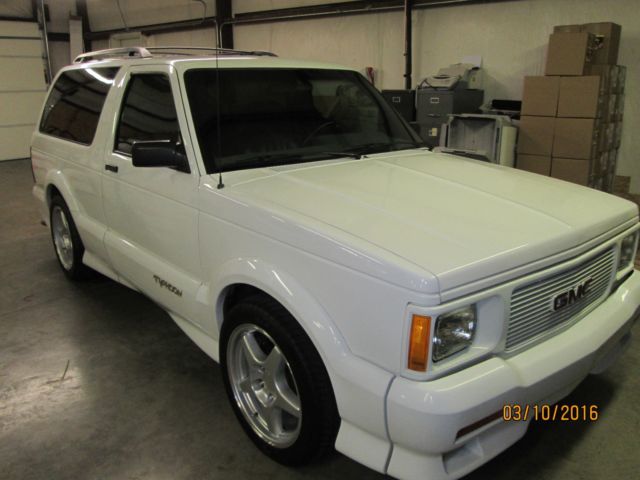 1993 GMC TYPHOON AWD V6 TURBO FROST WHITE WITH GRAY INTERIOR!!!!! 1993 GMC Typhoon
