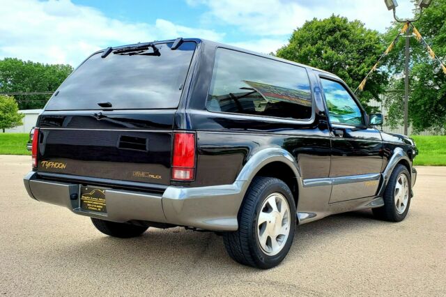 1993 GMC Typhoon - photo 4
