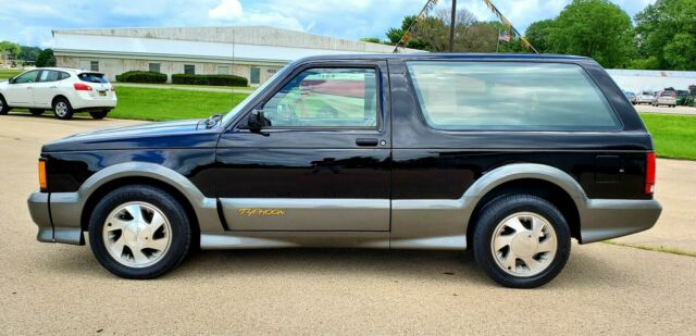 1993 GMC Typhoon - photo 5
