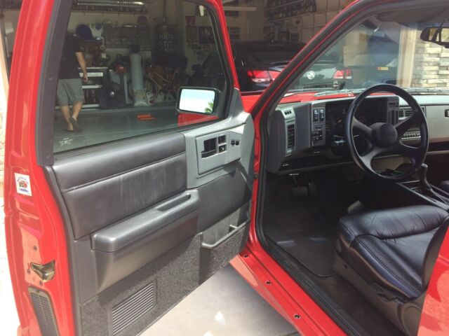 1993 GMC Typhoon RPO Solid Red not clone - photo 4
