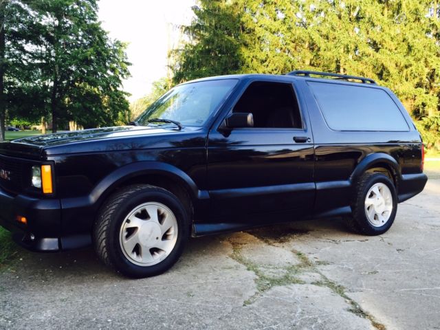 1993 GMC Typhoon Base Sport Utility 2-Door 4.3L 1993 GMC Typhoon