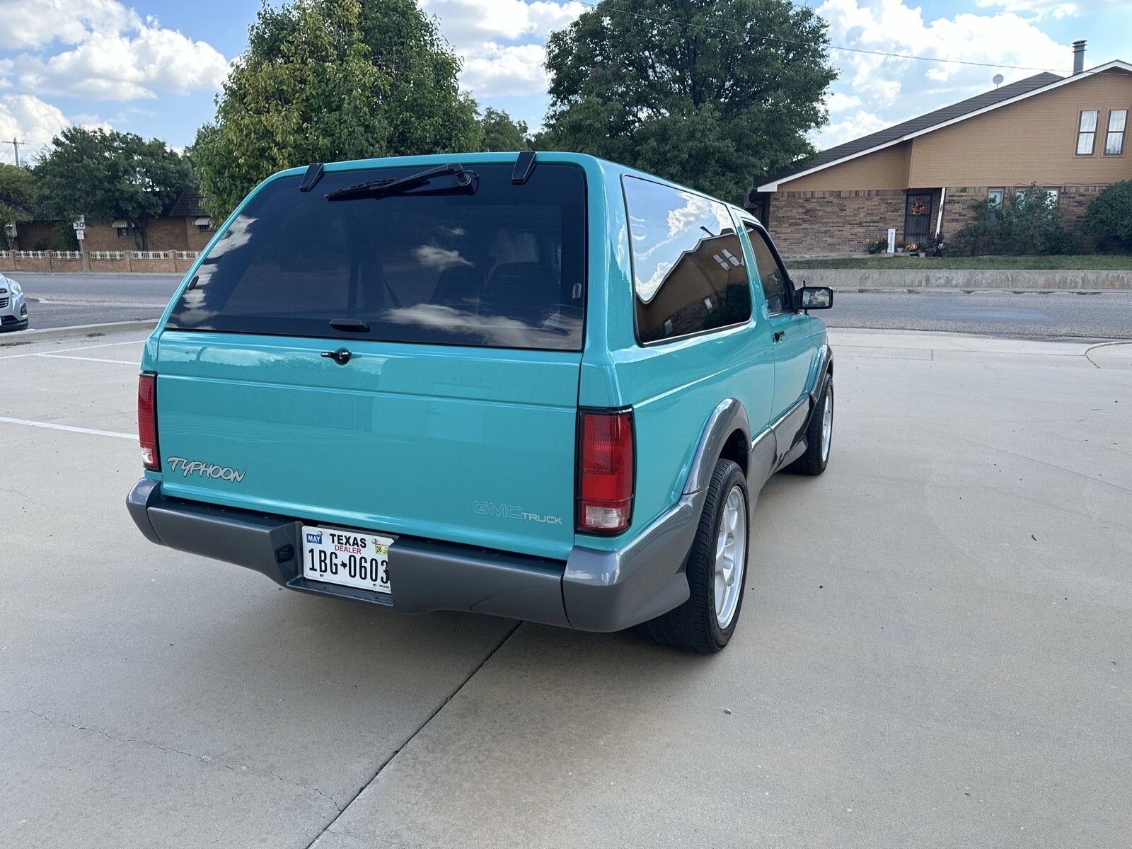 1993 GMC Typhoon - photo 9
