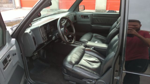 1993 GMC Typhoon - photo 9
