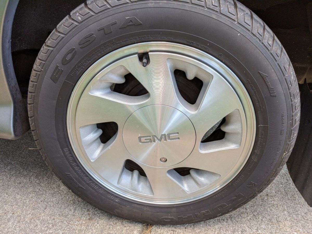 1993 GMC Typhoon - photo 10