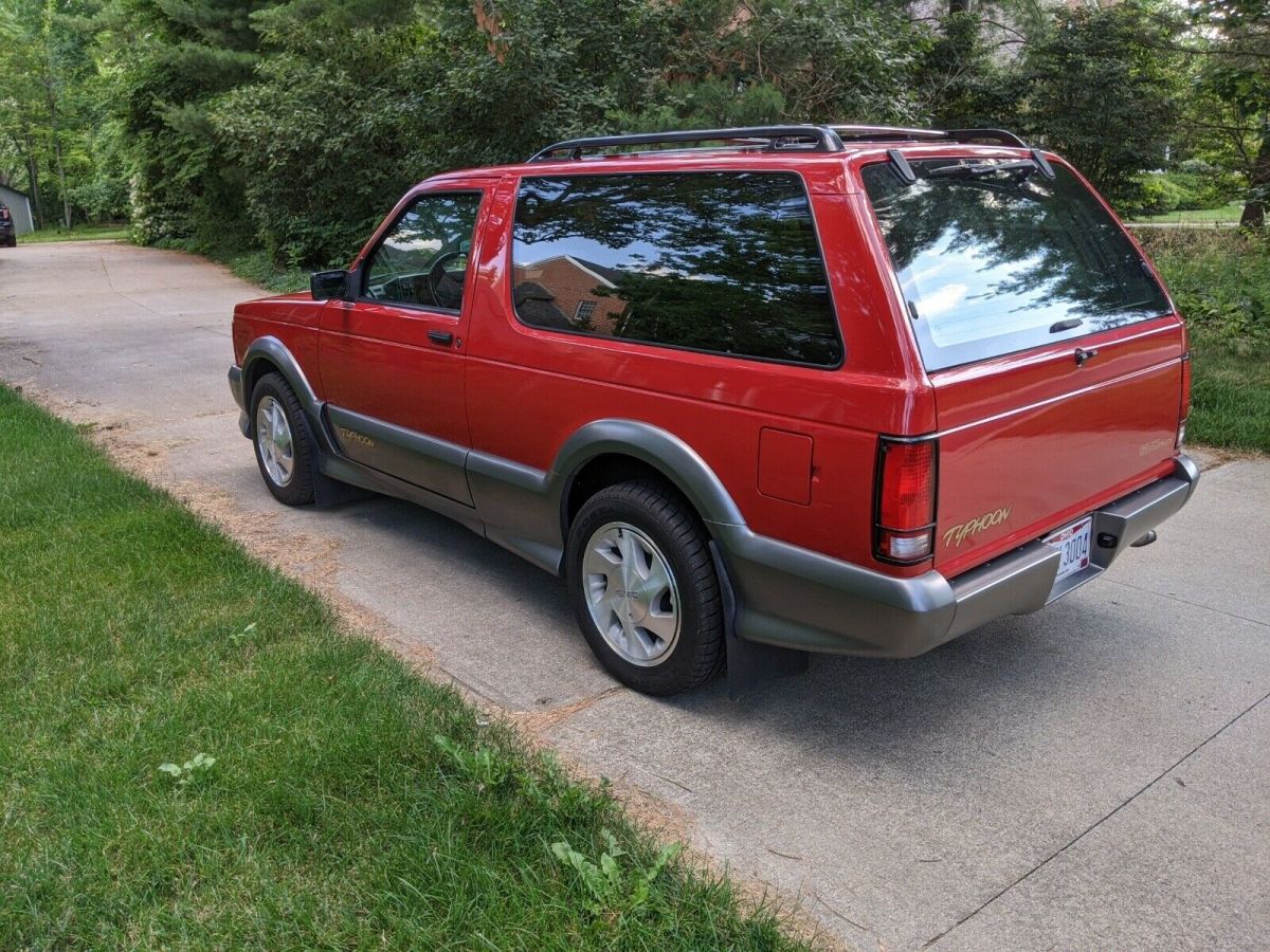 1993 GMC Typhoon - photo 2