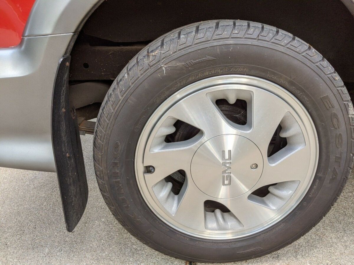 1993 GMC Typhoon - photo 8